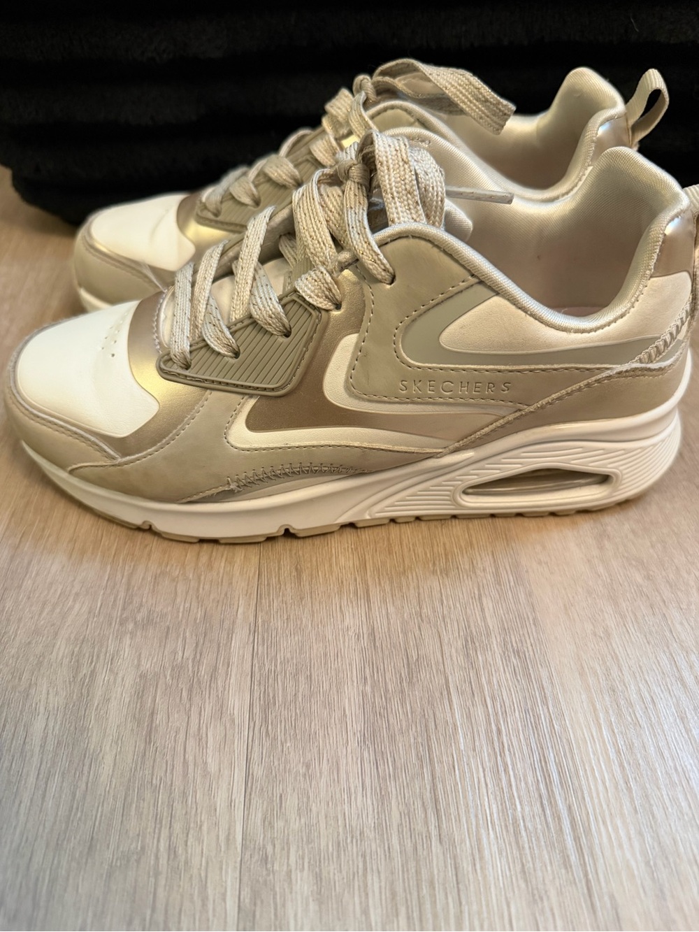 Skechers Size 2.5 Girls